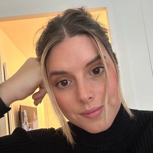 Meet your Posher, Caitlin